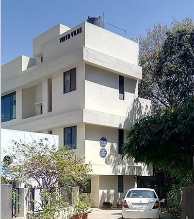 Vidya Vilas, Parkhe Trust House, a view of the present building which houses
SHREE’s Room & Agnihotra Centre and the offices of Parkhe Pariwar Trusts.
The name Vidya Vilas is also given by SHREE.